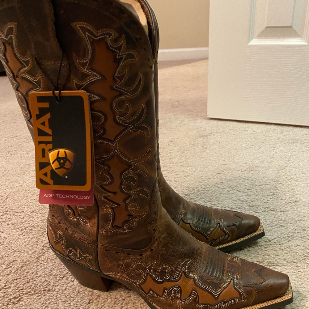 Ariat women’s snip toe boots